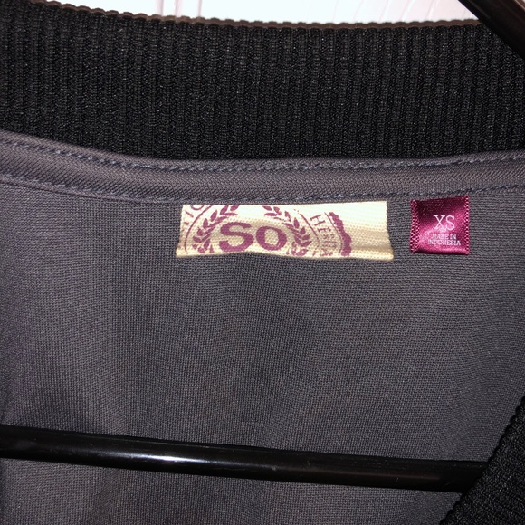 Sporty Grey Jacket with White Striped Sleeves - Picture 3 of 3